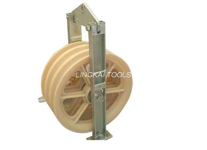 Khối dây dẫn có đường kính lớn được bó một nửa dây thép lót