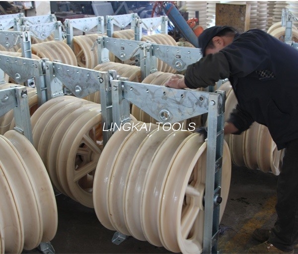 Bánh xe MC MC Khối ròng rọc dây OPGW với khung thép mạ kẽm
