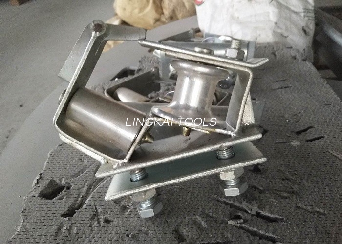 Bánh xe nhôm Dây nylon cố định trên cực cho dây dẫn Khối ròng rọc dây góc hướng lên trời